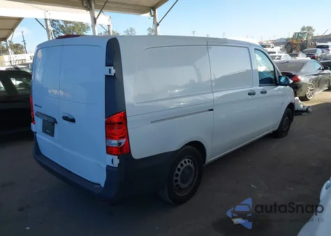 2018 Mercedes-Benz Metris из США, поврежденный, VIN WD3PG2EA6J3455047